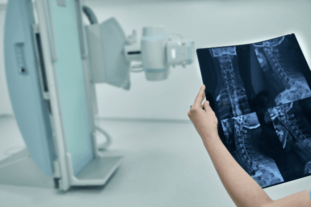 Descubra com a Dra. Thaline Neves como a medicina esportiva preventiva utiliza exames de imagem para identificar riscos antes que eles afetem o desempenho.