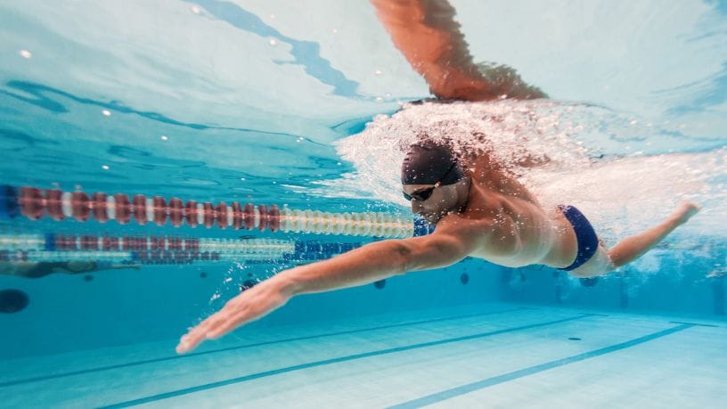 Teciomar Ábila explora como a neurotecnologia está elevando o foco e a precisão dos atletas de alta performance.
