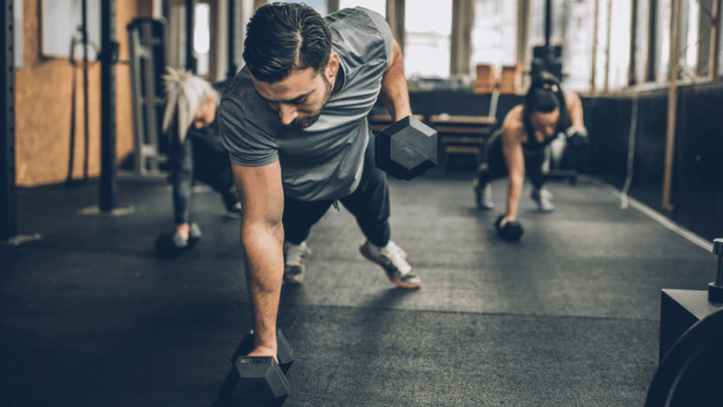 A variabilidade proposta por Gustavo Luíz Guilherme Pinto mantém o corpo em evolução contínua e previne estagnações.