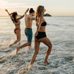 Temporada de verão impulsiona economia local em Guaratuba e Pontal do Paraná com alta no turismo