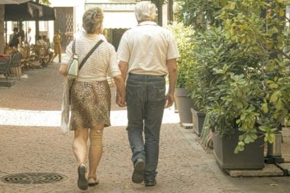 Qualidade de vida no litoral paulista para idosos: cidade com jardins à beira-mar se destaca como referência de bem-estar e longevidade