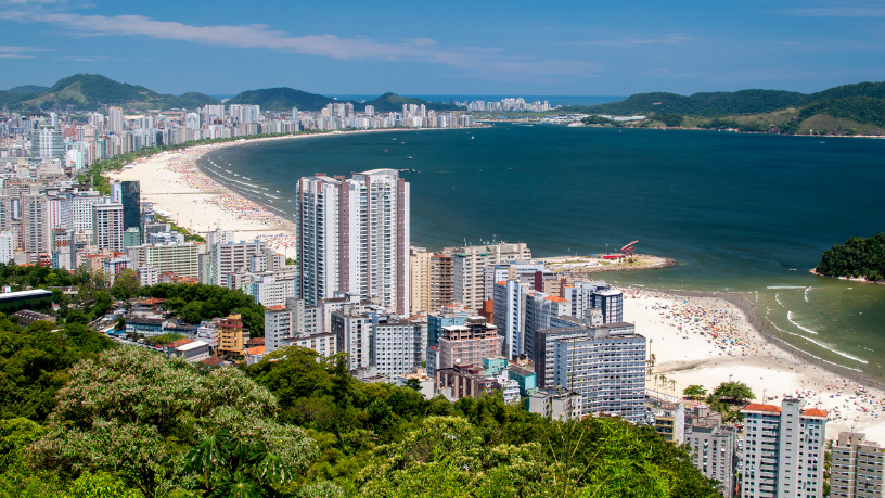 Santos se destaca como melhor cidade do litoral paulista para viver após os 60 anos