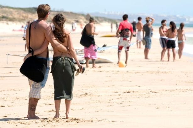 Feriados impulsionam o turismo no litoral do Pará: retomada, desafios e novas oportunidades para a economia regional