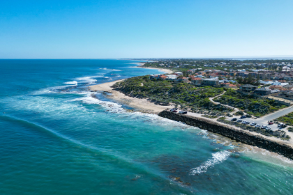 Vida à beira-mar ganha força no Brasil: por que cada vez mais pessoas estão trocando as grandes cidades pelo litoral?