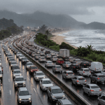 Feriado de 7 de Setembro no litoral de São Paulo terá trânsito intenso, chuva e cuidados extras nas praias